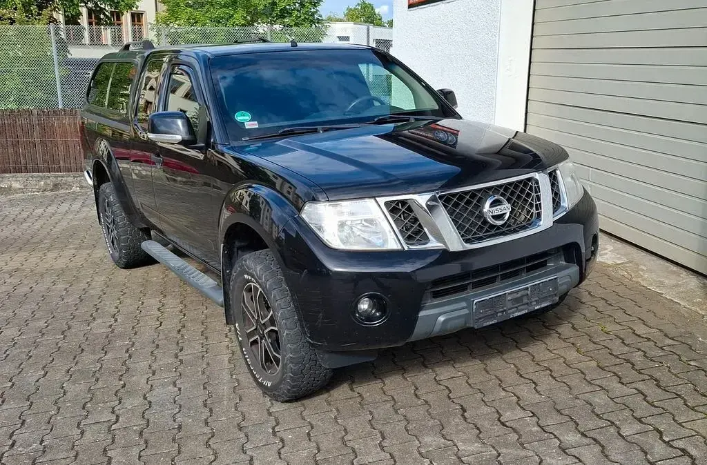 Gebraucht Nissan Navara XE 190 PS (139 kW) 2012 Schwarz Pickup