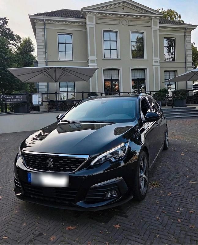 Schwarz Gebraucht 2019 Peugeot 308 GT Kombi | 13.400 € (Fairer Preis) - Bild 1/4