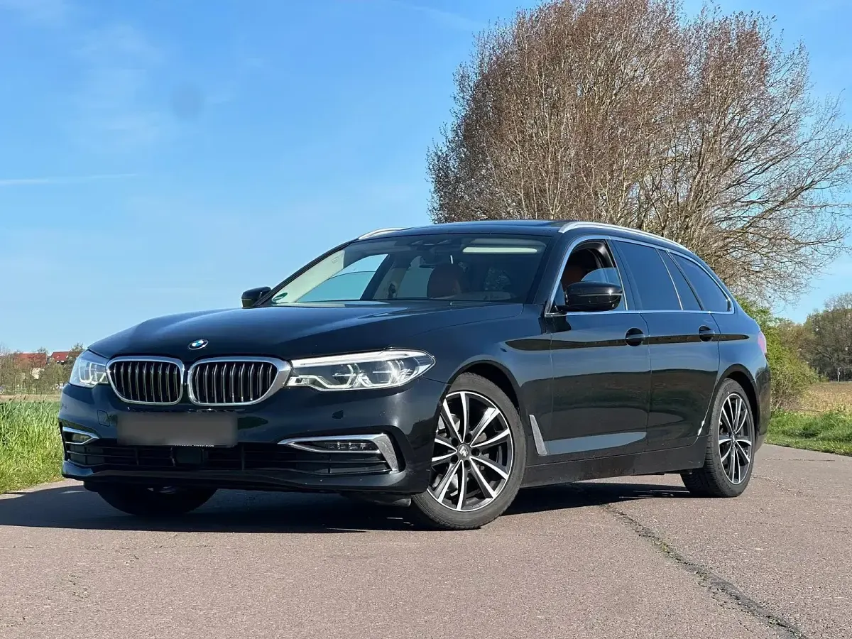 Second-hand BMW 520 Luxury Line 190 CP (139 kW) 2019 Negru Break