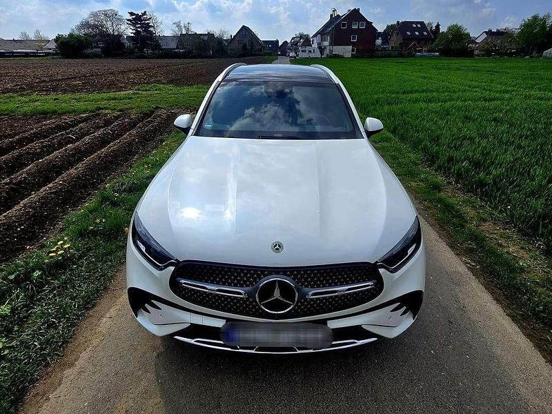 Gebraucht Mercedes GLC220 Advanced 197 PS (144 kW) 2023 Weiß SUV