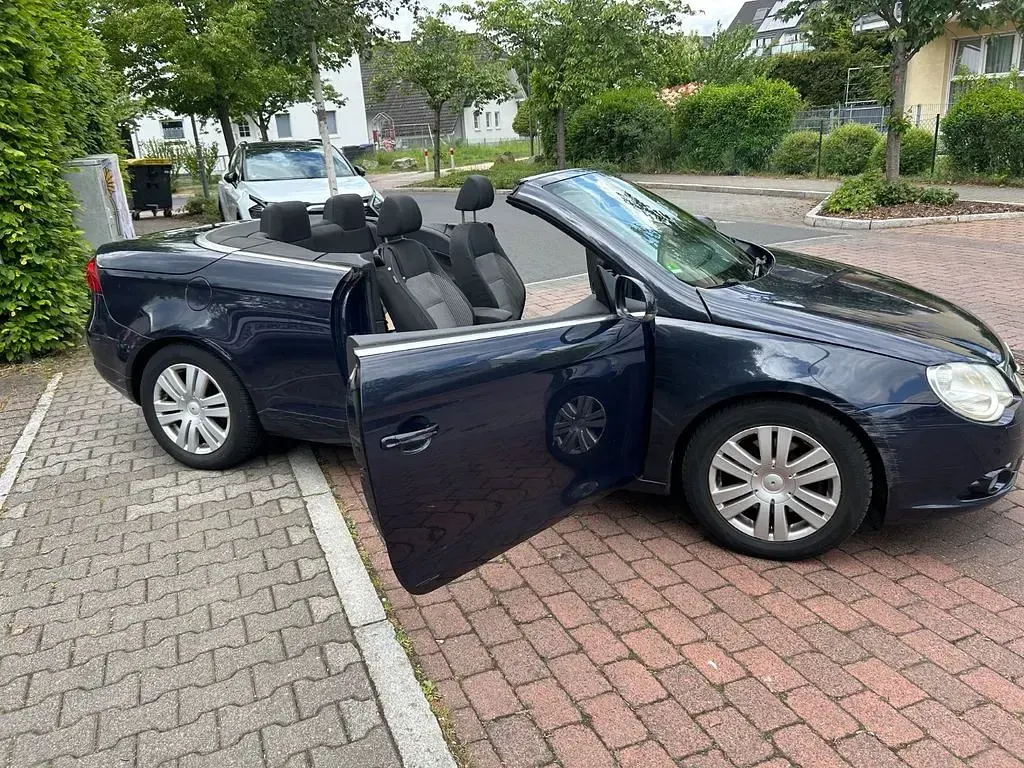 Używany VW Eos 140 KM (102 kW) 2008 Czarny Kabriolet