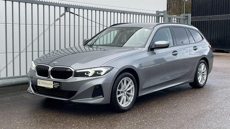 Gebraucht BMW 320 Efficient Dynamics 190 PS (139 kW) 2022 Skyscraper grau metallic Kombi