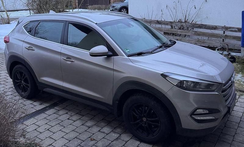 Beige Gebraucht 2017 Hyundai Tucson SUV | 16.800 € (Fairer Preis) - Bild 1/4