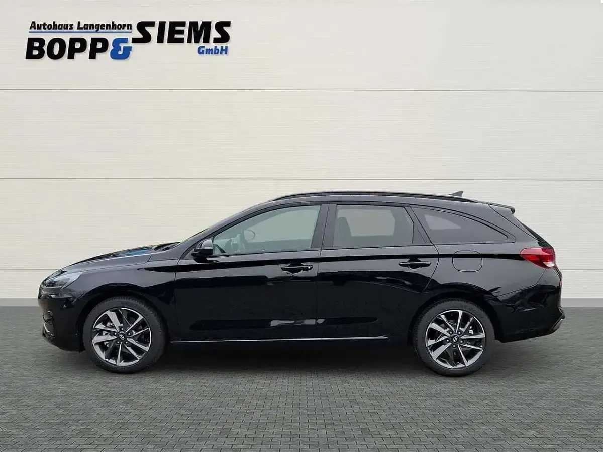 Neu Hyundai i30 Advantage 140 PS (102 kW) 2026 Abyss black Kombi