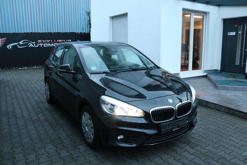 Schwarz Gebraucht 2017 BMW 218 Active Tourer Van / Kleinbus | 9.999 € (Guter Preis) - Bild 1/4