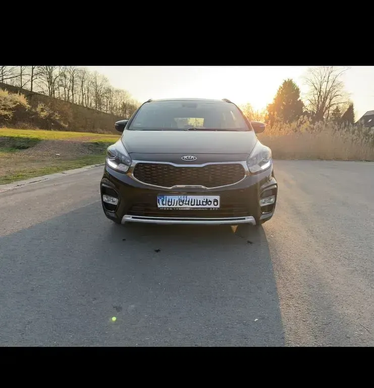 Gebraucht Kia Carens Spirit 141 PS (103 kW) 2017 Schwarz Van / Kleinbus