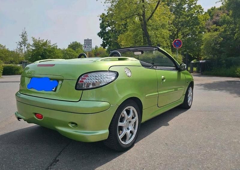 Gebraucht Peugeot 206 CC 109 PS (80 kW) 2004 Grün Cabrio