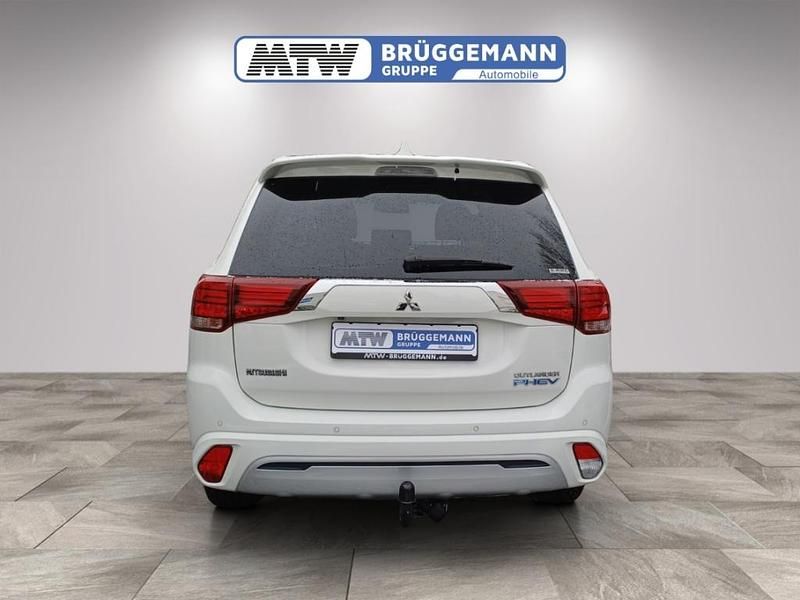 Gebraucht Mitsubishi Outlander P-HEV 224 PS (164 kW) 2019 S) (weiss SUV