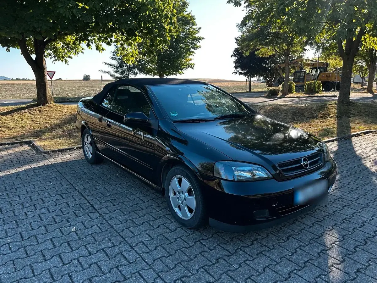 Gebraucht Opel Astra 125 PS (91 kW) 2004 Schwarz Cabrio