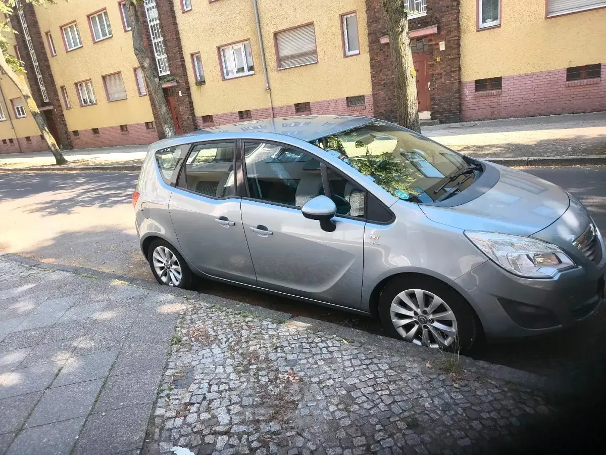 Gebraucht Opel Meriva Edition 120 PS (88 kW) 2013 Silber Van / Kleinbus