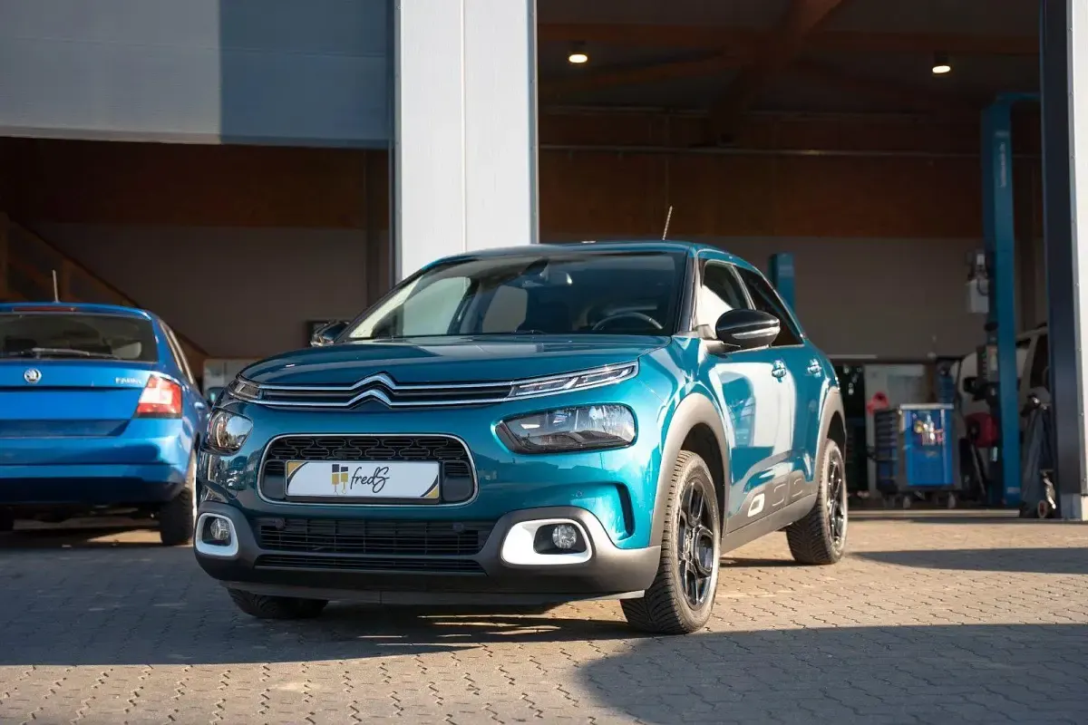 Używany Citroën C4 PureTech 110 KM (80 kW) 2018 Niebieski Sedan/Limuzyna