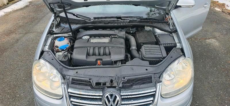 Gebraucht VW Golf V 102 PS (75 kW) 2008 Silber Kombi