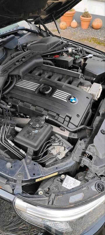 Gebraucht BMW 525 218 PS (160 kW) 2008 Schwarz Kombi