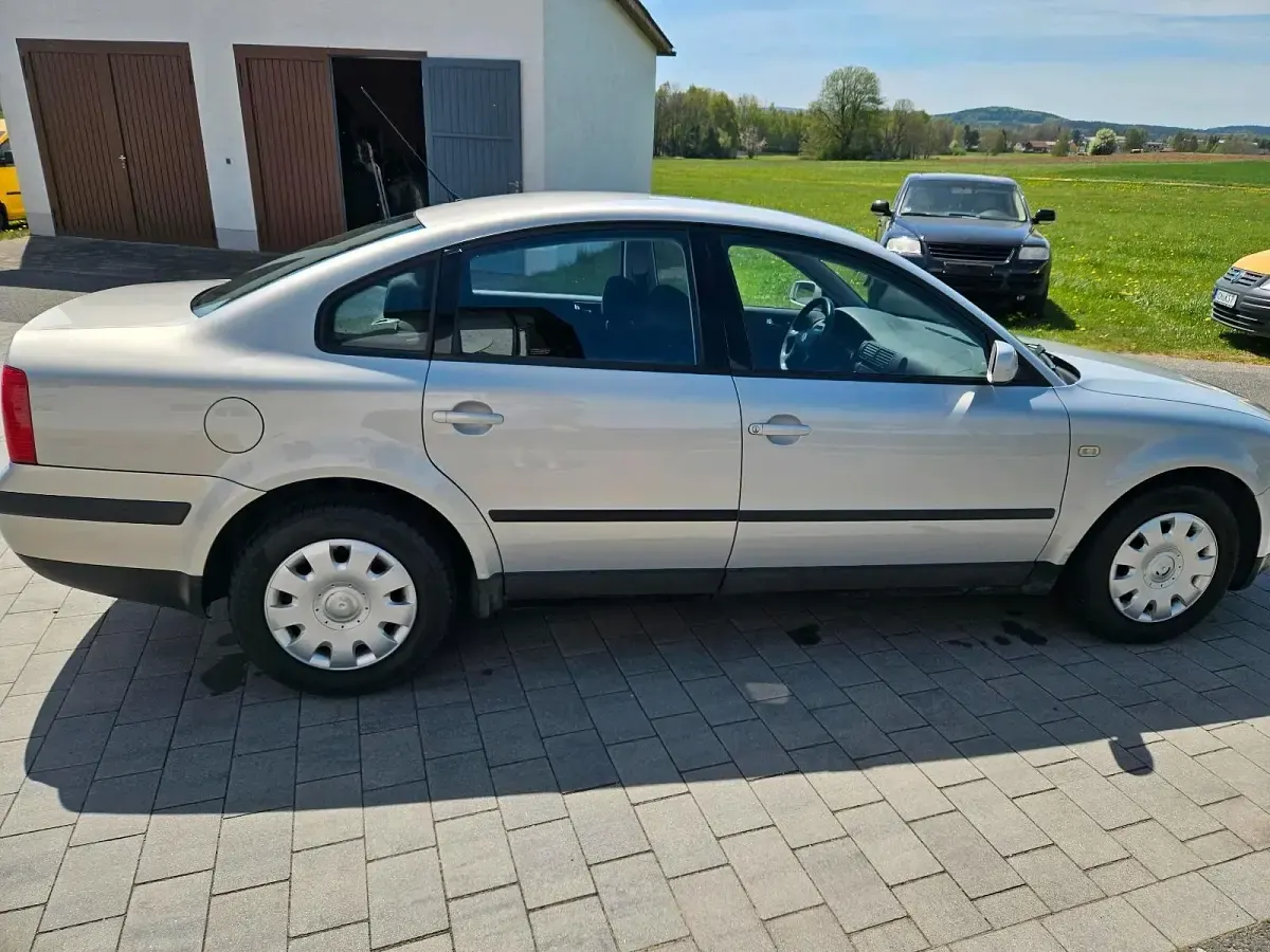 Używany VW Passat 125 KM (91 kW) 1999 Srebrny Sedan/Limuzyna
