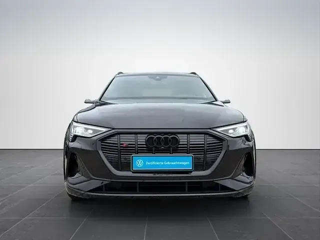 Gebraucht Audi e-tron Ambiente 369 kW (503 PS) 2022 Mythosschwarz metallic SUV