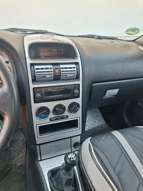 Gebraucht Opel Astra 75 PS (55 kW) 2000 Silber Limousine