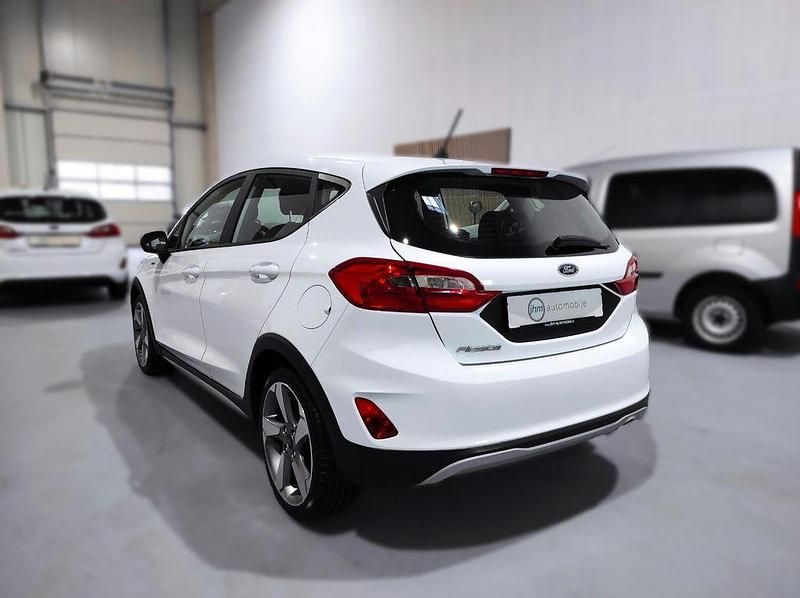 Gebraucht Ford Fiesta Active 86 PS (63 kW) 2018 Weiß Kleinwagen