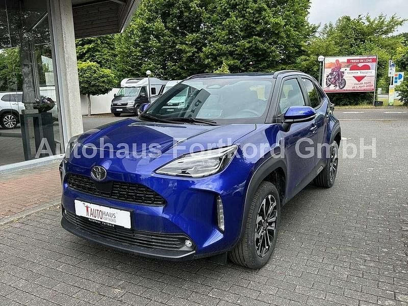 Juniper blue metallic Neu 2025 Toyota Yaris Hybrid Style SUV | 29.480 € (Guter Preis) - Bild 1/4