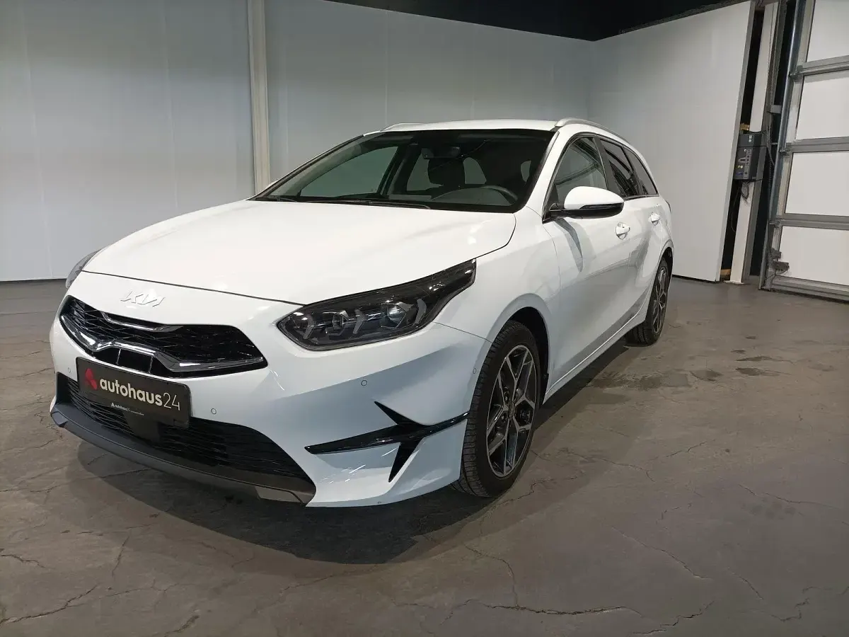 Gebraucht Kia Ceed Platinum 160 PS (117 kW) 2024 Weiß Kleinwagen