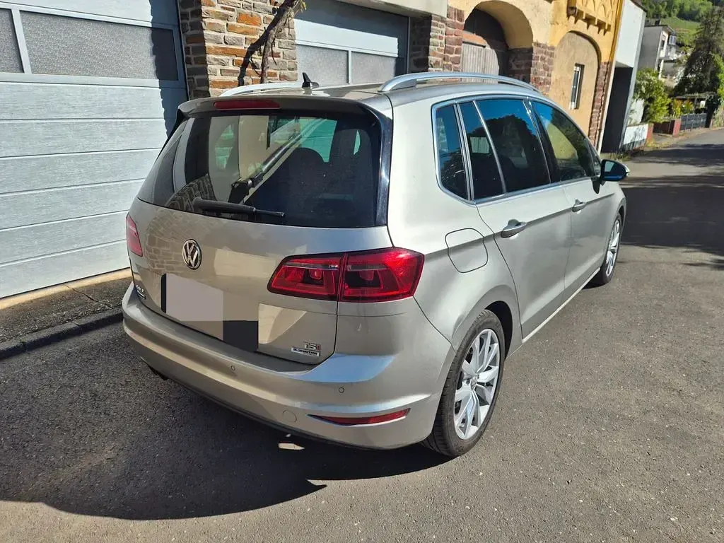 Gebraucht VW Golf Sportsvan Highline 125 PS (91 kW) 2015 Silber Van / Kleinbus