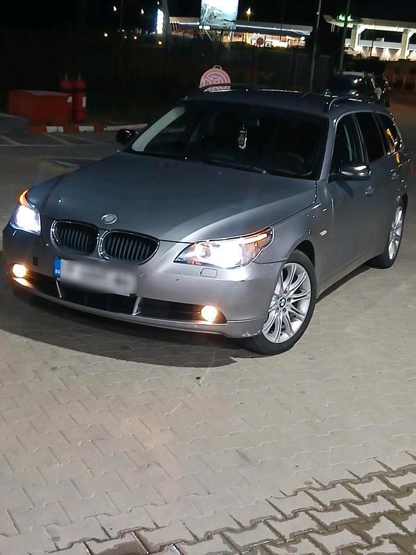 Grau Gebraucht 2006 BMW 520 Kombi | 2.700 € (Fairer Preis) - Bild 1/4