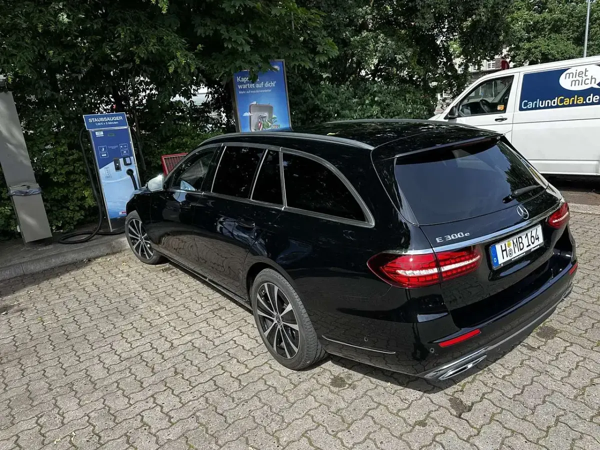 Gebraucht Mercedes E300 211 PS (155 kW) 2022 Schwarz Kombi