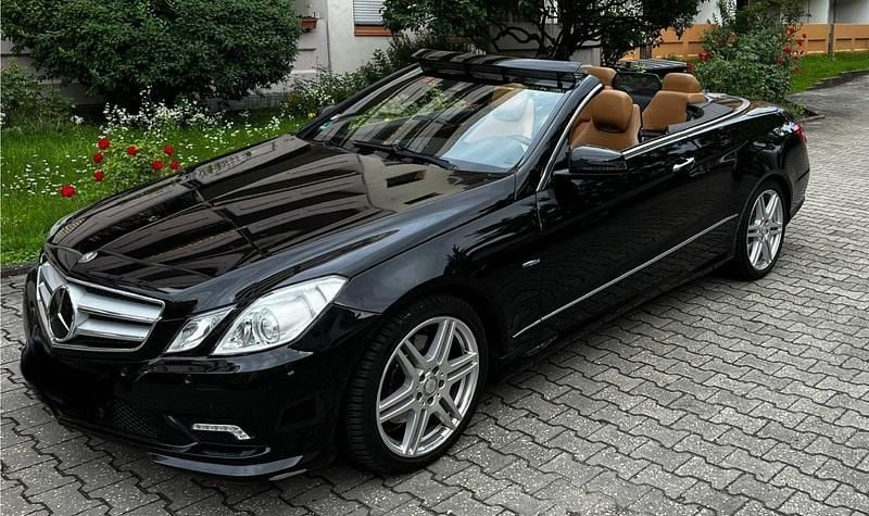 Schwarz Gebraucht 2010 Mercedes E350 AMG Cabrio | 16.300 € (Teuer) - Bild 1/4