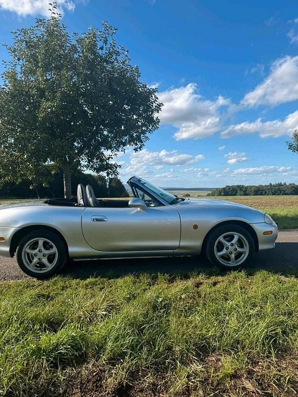 Second-hand Mazda MX5 116 CP (85 kW) 2001 Gri Cabrio