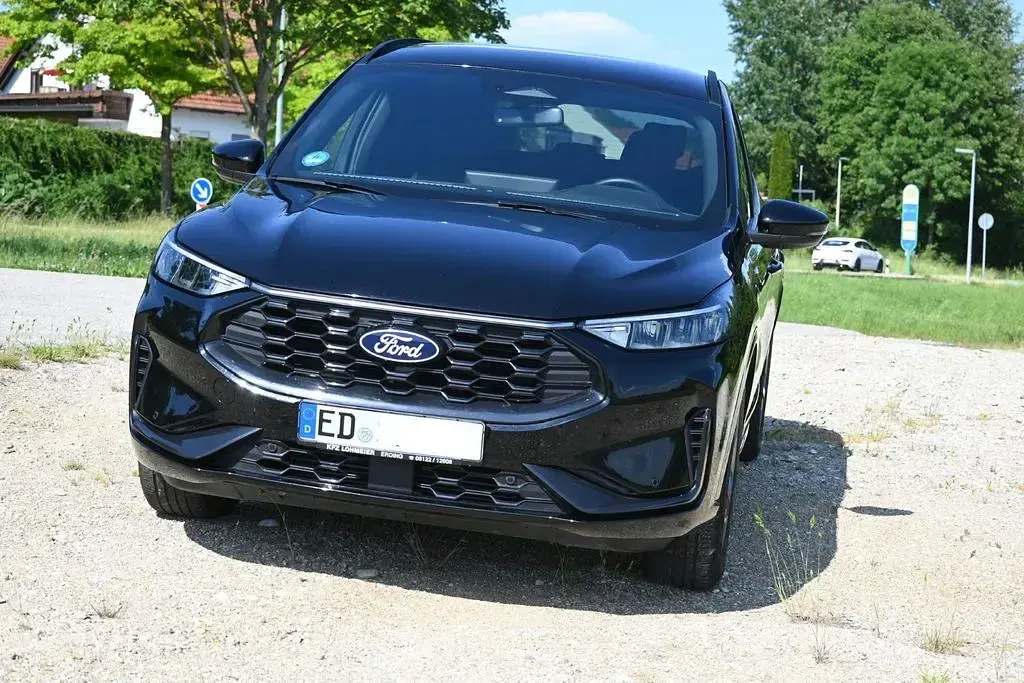 Gebraucht Ford Kuga ST-Line 186 PS (136 kW) 2024 Schwarz SUV