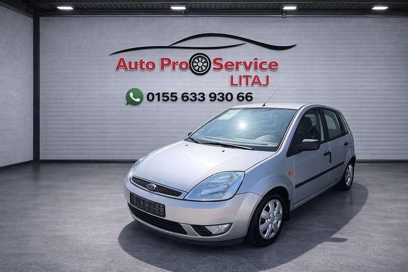 Gebraucht Ford Fiesta Ghia 68 PS (50 kW) 2002 Silber Kleinwagen