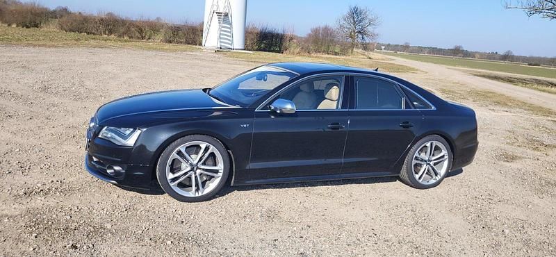 Gebraucht Audi S8 Comfort 520 PS (382 kW) 2013 Schwarz Limousine