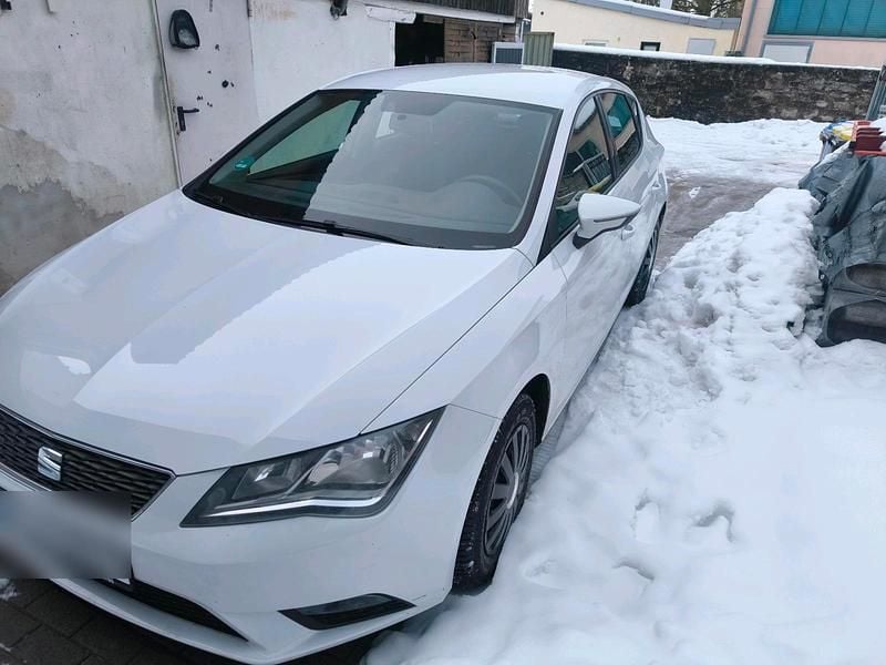 Weiß Gebraucht 2014 Seat Leon Kleinwagen | 5.700 € (Fairer Preis) - Bild 1/4