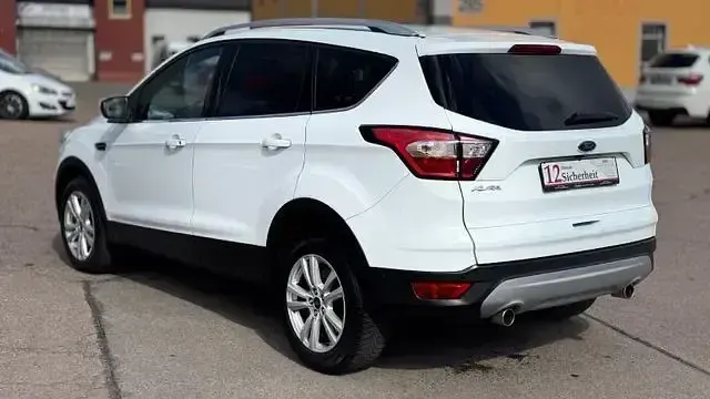 Używany Ford Kuga Cool & Connect 150 KM (110 kW) 2019 Biały SUV