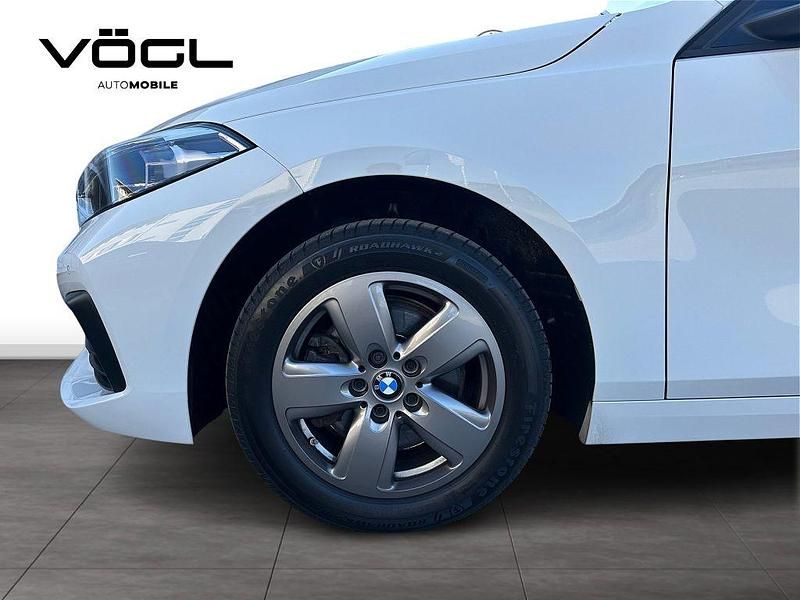 Gebraucht BMW 118 Advantage 150 PS (110 kW) 2022 Alpinweiß uni Kleinwagen