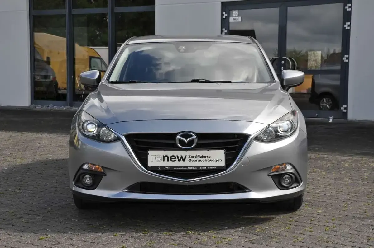 Używany Mazda 3 120 KM (88 kW) 2016 Szary Sedan/Limuzyna