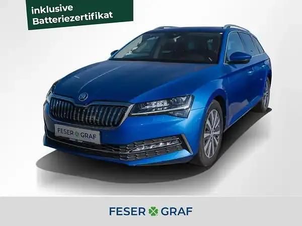 Raceblau metallic Gebraucht 2021 Skoda Superb Kombi | 21.980 € (Fairer Preis) - Bild 1/1