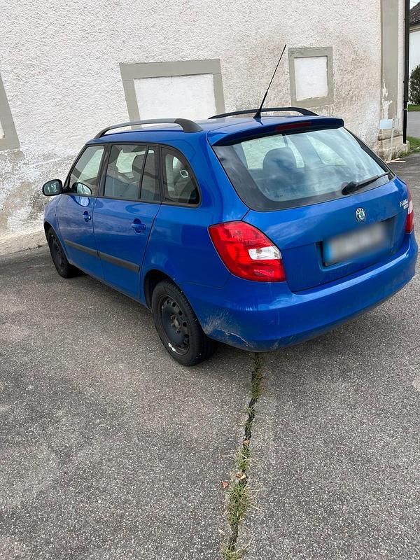 Blau Gebraucht 2009 Skoda Fabia Kombi | 2.650 € (Fairer Preis) - Bild 1/4