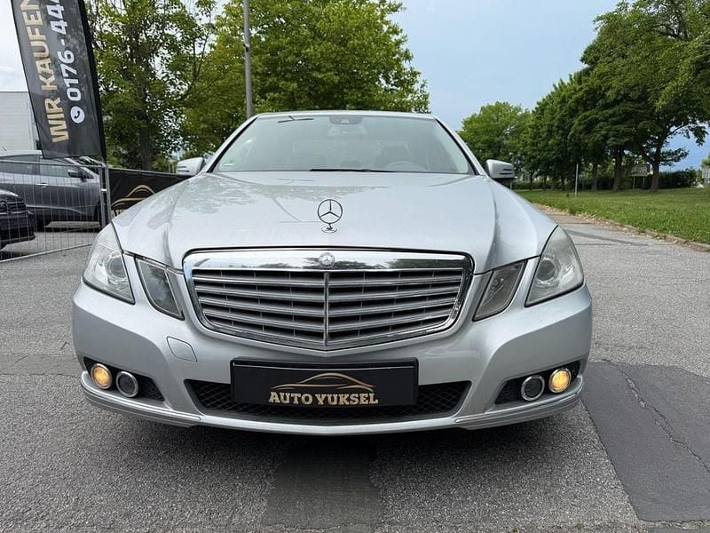 Gebraucht Mercedes E220 170 PS (125 kW) 2009 Silber Limousine