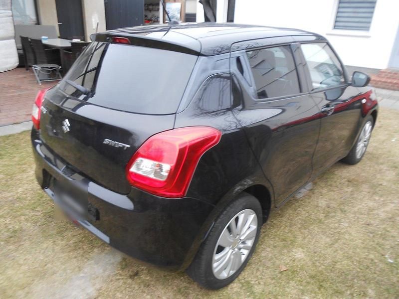 Gebraucht Suzuki Swift Comfort 111 PS (81 kW) 2019 Schwarz Kleinwagen