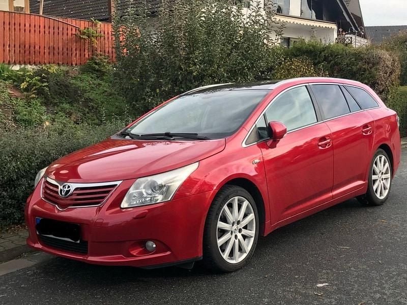 Rot Gebraucht 2010 Toyota Avensis Executive Kombi | 4.500 € (Guter Preis) - Bild 1/4