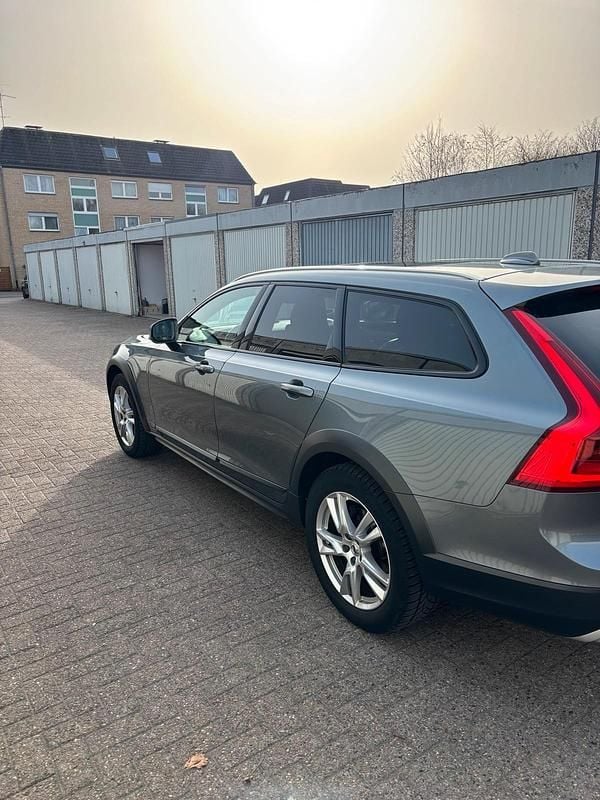 Gebraucht Volvo V90 CC Pro 235 PS (172 kW) 2018 Grau Kombi