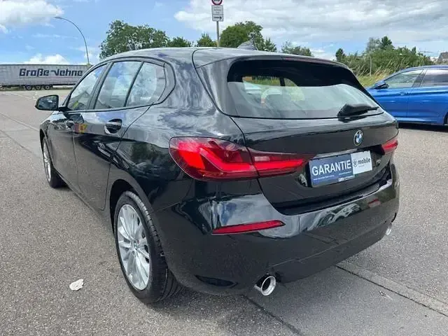 Gebraucht BMW 120 Advantage 190 PS (139 kW) 2023 Schwarz Limousine