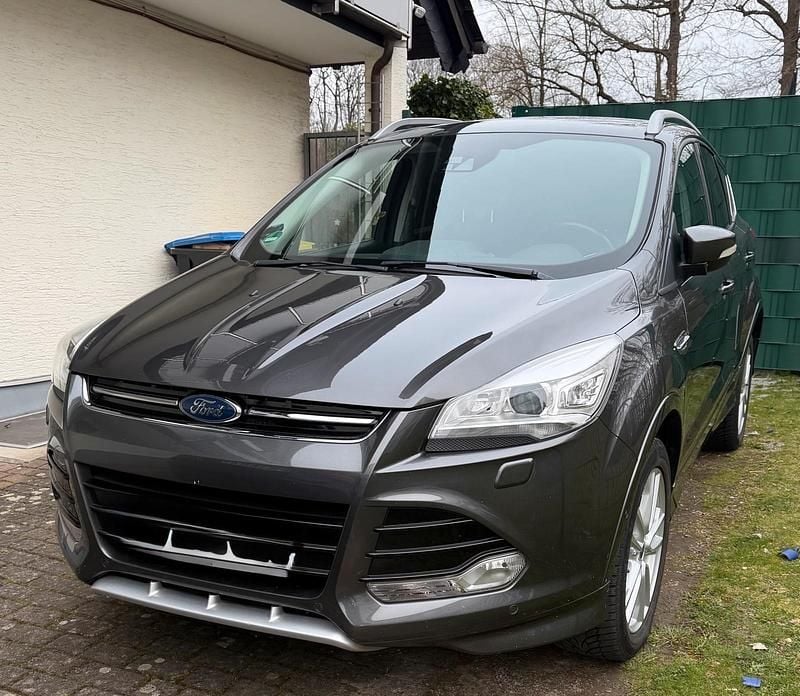 Gebraucht Ford Kuga 180 PS (132 kW) 2015 Grau SUV