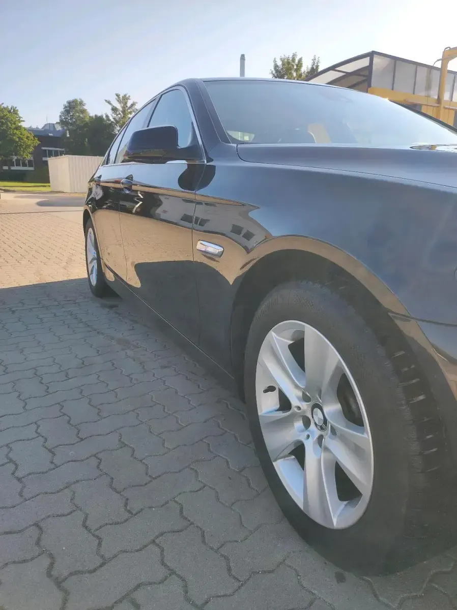Gebraucht BMW 523 150 PS (110 kW) 2011 Schwarz Limousine