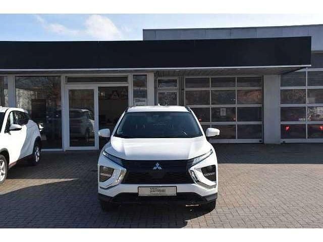 Gebraucht Mitsubishi Eclipse Cross Basis 188 PS (138 kW) 2022 Andenweiß SUV