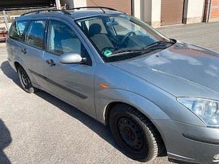 Gebraucht Ford Focus 100 PS (73 kW) 2003 Silber Kombi
