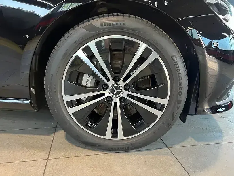 Gebraucht Mercedes E450 Avantgarde 367 PS (269 kW) 2022 Schwarz Limousine