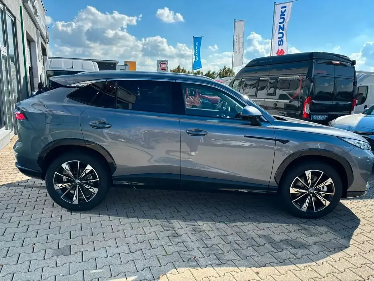 Nowe MG HS Luxury 224 KM (164 kW) 2025 Szary SUV