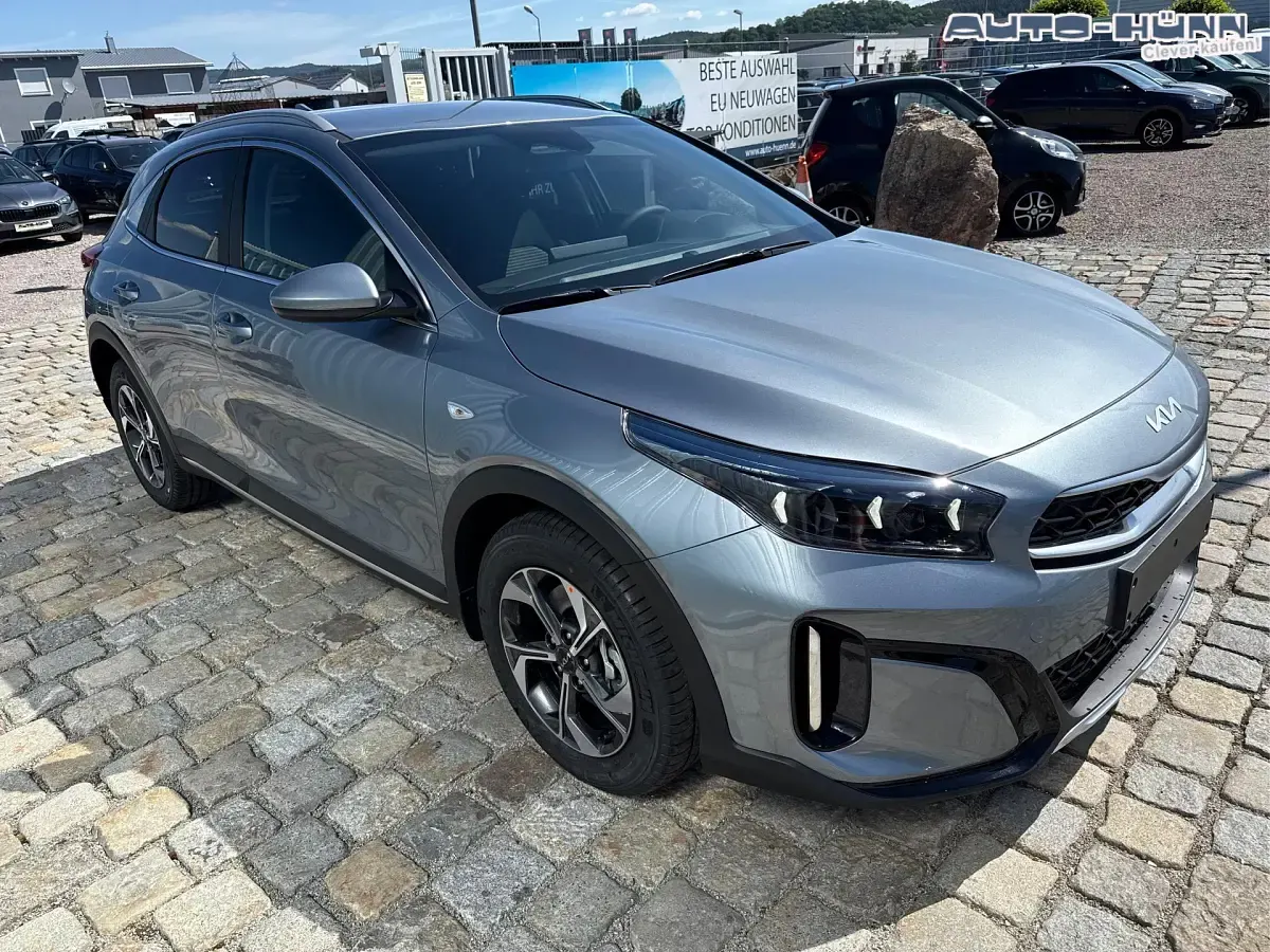 Neu Kia XCeed Style 150 PS (110 kW) 2026 Lunarsilber metallic SUV