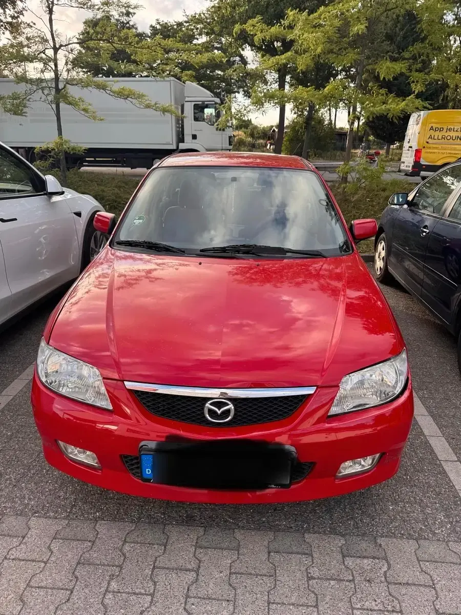 Gebraucht Mazda 323F Sporty 98 PS (72 kW) 2001 Rot Kleinwagen